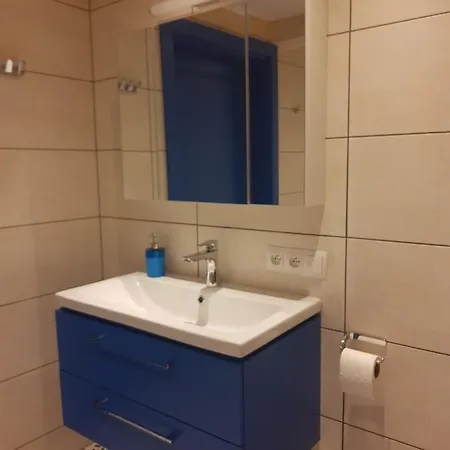 Dom Nad Jeziorem Gowidlinskim Vakantiehuis *