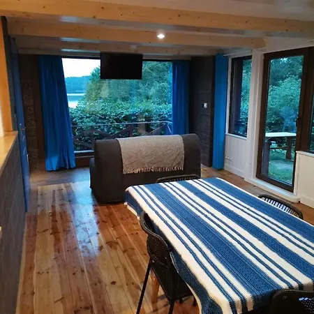 Vakantiehuis Dom Nad Jeziorem Gowidlinskim
